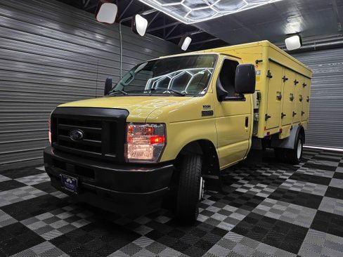 Used 2022 Ford E-450 and Econoline 450 Super Duty RWD image 42