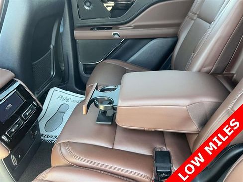 Used 2025 Lincoln Aviator Reserve w/ Illumination Package image 15