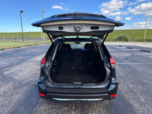 Used 2018 Nissan Rogue SV w/ Premium Package AWD/4WD image 19