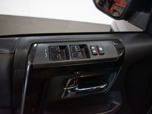 Used 2021 Toyota 4Runner TRD Off-Road Premium w/ Moonroof Package AWD/4WD image 23