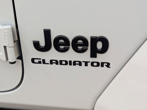 Used 2022 Jeep Gladiator Sport AWD/4WD image 30