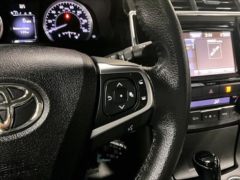 Used 2017 Toyota Camry XLE FWD image 25