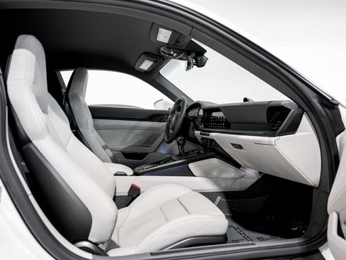 Used 2022 Porsche 911 GT3 RS image 30