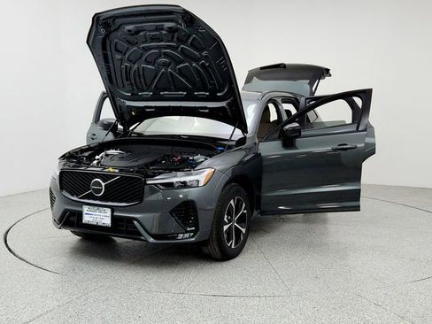 New 2026 Volvo XC60 B5 Core w/ Climate Package image 9