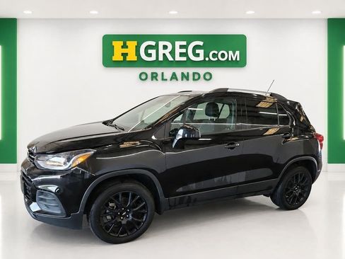 Used 2022 Chevrolet Trax LT w/ Midnight Edition AWD/4WD image 4