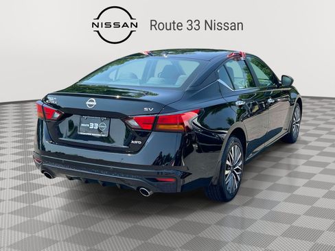Used 2024 Nissan Altima 2.5 SV w/ SV Premium Package AWD/4WD image 4