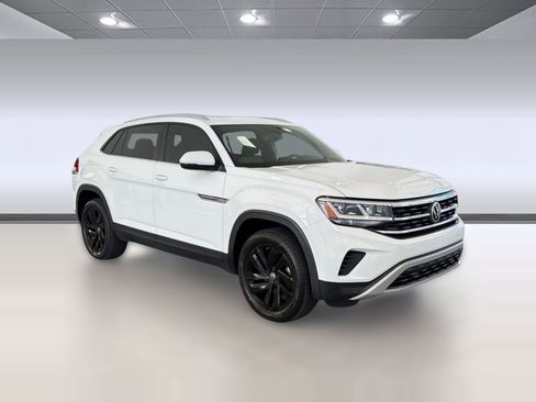 Certified 2022 Volkswagen Atlas Cross Sport SE w/ Panoramic Sunroof Package FWD image 7