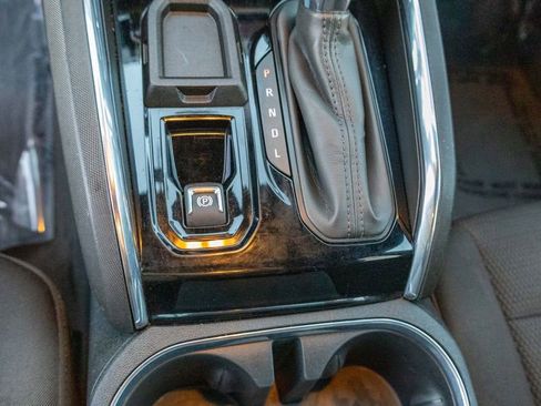 Used 2024 GMC Canyon Elevation image 28