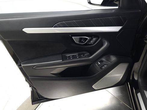 Used 2019 Lamborghini Urus AWD/4WD image 15