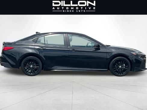 Used 2025 Toyota Camry SE FWD image 3
