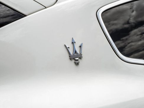 Used 2023 Maserati Levante GT AWD/4WD image 37