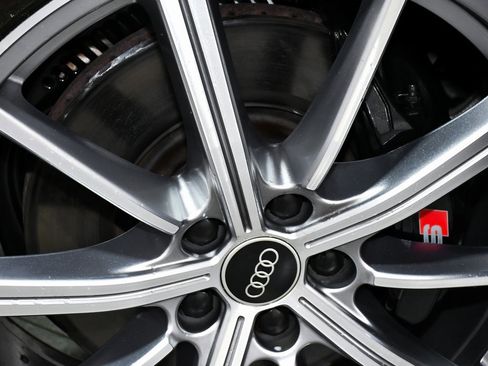 Used 2022 Audi SQ5 Premium Plus w/ Premium Plus Package image 90