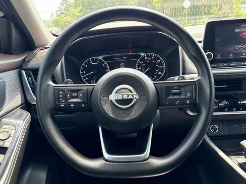 Used 2023 Nissan Rogue SV FWD image 20