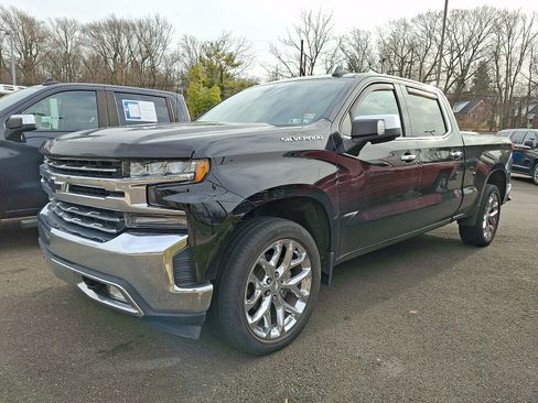 Used 2020 Chevrolet Silverado 1500 LTZ w/ LTZ Convenience Package image 3