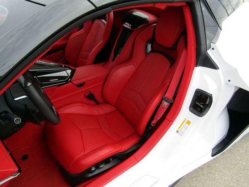 Used 2025 Chevrolet Corvette Z06 w/ Z07 Performance Package image 9