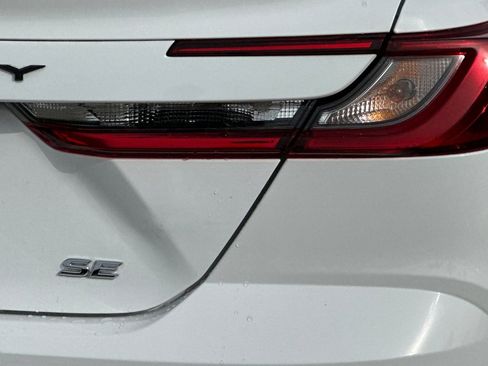 Used 2025 Toyota Camry SE image 27