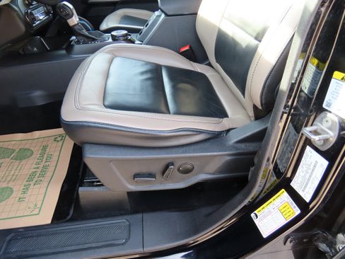 Used 2023 Ford Bronco Wildtrak image 43