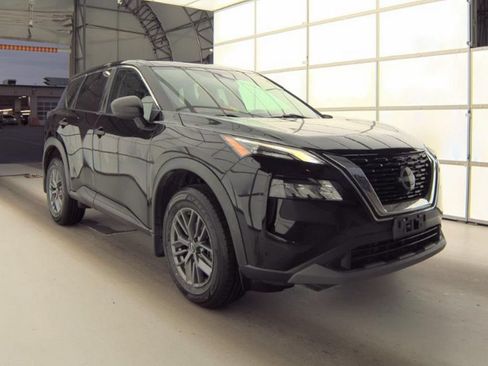 Used 2023 Nissan Rogue S AWD/4WD image 4