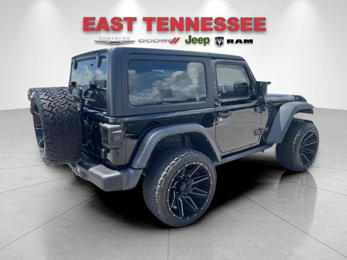 Used 2023 Jeep Wrangler Rubicon w/ Cold Weather Group AWD/4WD image 3