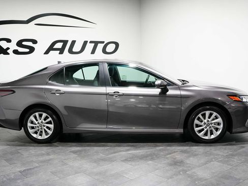 Used 2024 Toyota Camry LE w/ Convenience Package FWD image 6