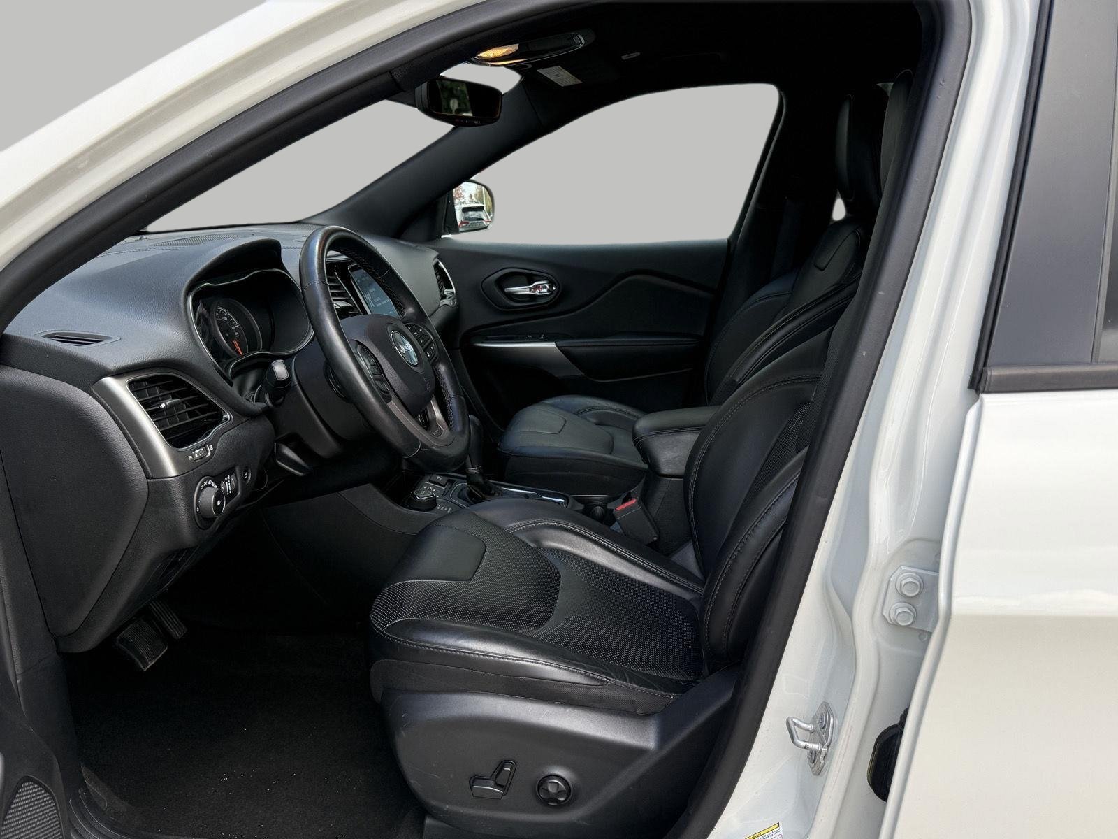 Used 2019 Jeep Cherokee High Altitude AWD/4WD image 23
