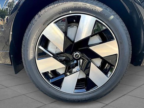 New 2025 Volvo XC60 T8 Plus w/ Protection Package Premier image 15