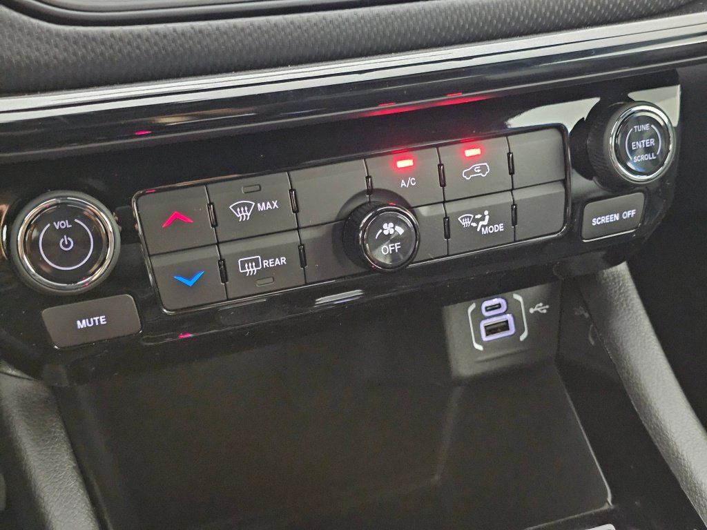New 2026 Jeep Compass Latitude AWD/4WD image 29