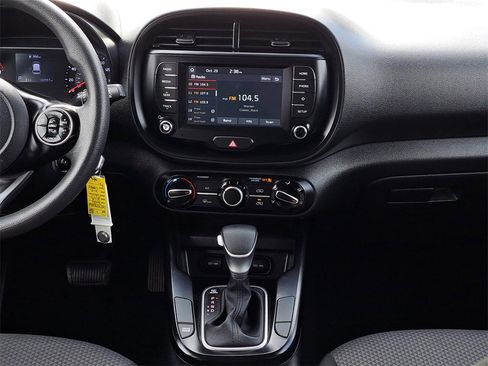 Used 2021 Kia Soul LX image 22