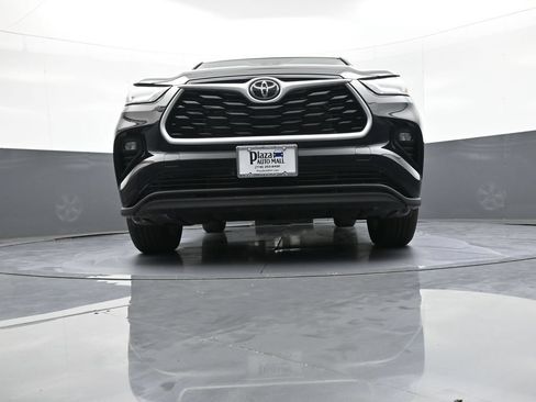 Certified 2025 Toyota Highlander LE AWD/4WD image 28