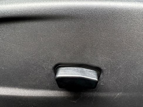 Used 2012 Dodge Challenger SRT8 w/ Premium Sound Group image 39