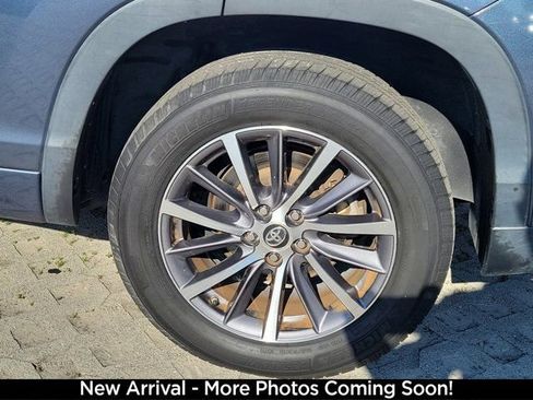 Used 2018 Toyota Highlander XLE image 4