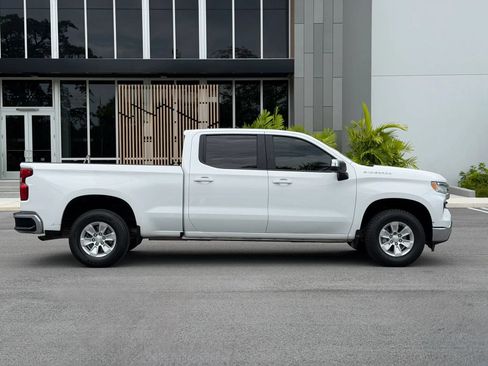 Used 2023 Chevrolet Silverado 1500 LT w/ Protection Package AWD/4WD image 3