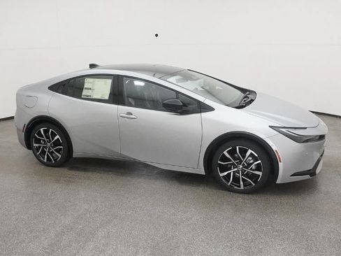 New 2026 Toyota Prius Plug-In Hybrid FWD image 36