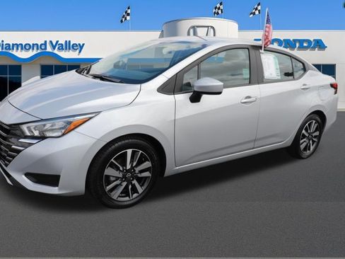 Used 2025 Nissan Versa SV FWD image 3