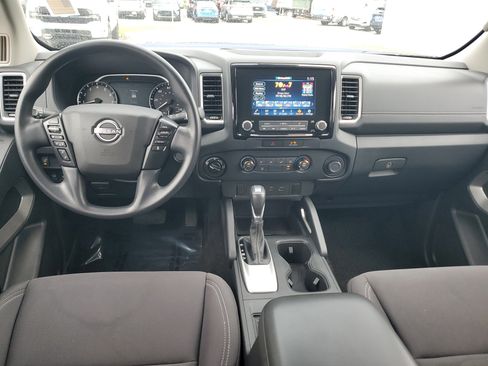 Used 2022 Nissan Frontier SV w/ Technology Package image 14