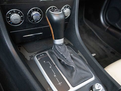 Used 2010 Mercedes-Benz SLK 300 image 14