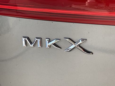 Used 2016 Lincoln MKX Reserve w/ Technology Package AWD/4WD image 11