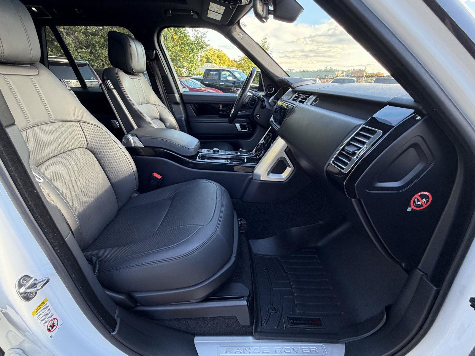 Used 2018 Land Rover Range Rover HSE AWD/4WD image 32