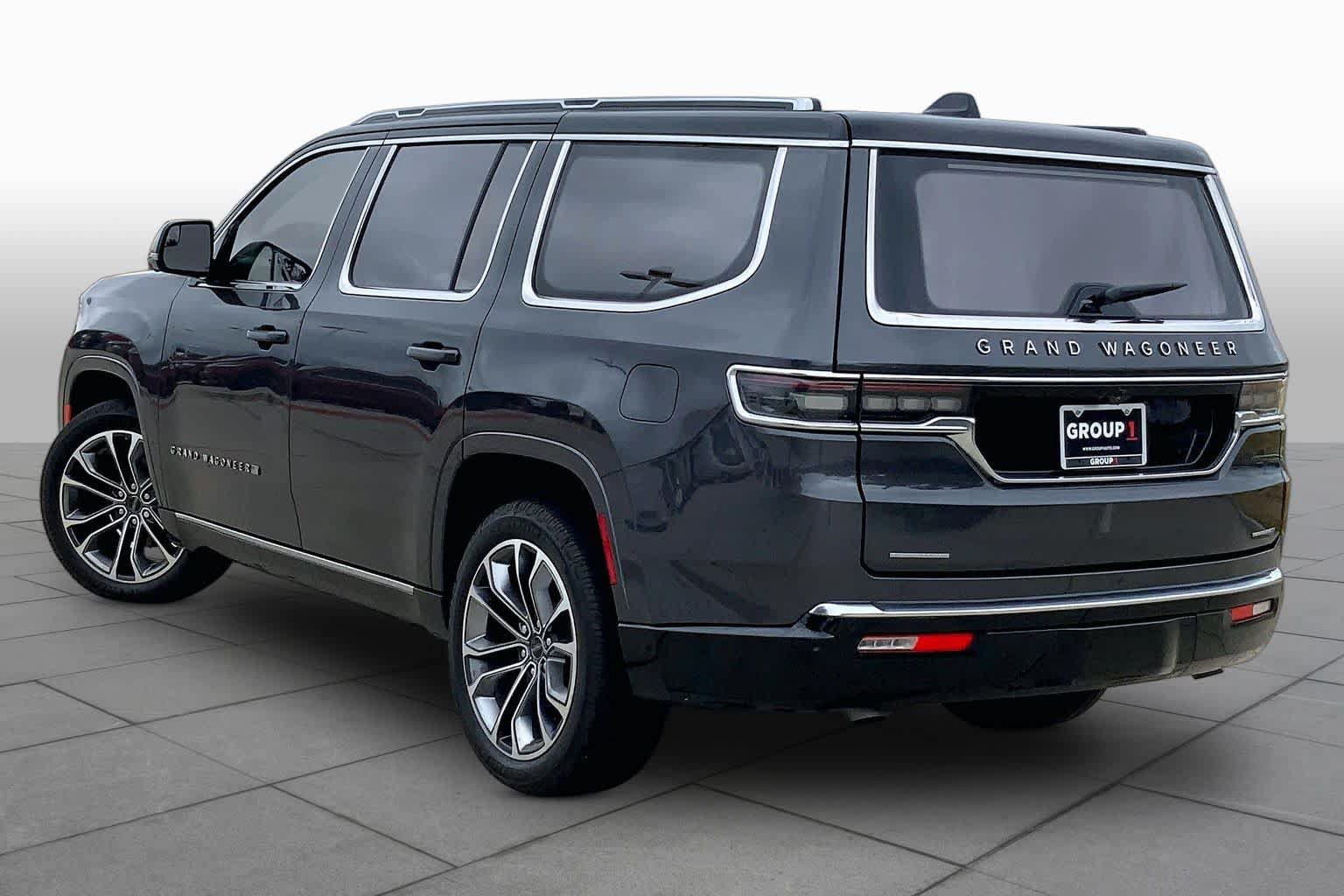 Used 2022 Jeep Grand Wagoneer Series III AWD/4WD image 11