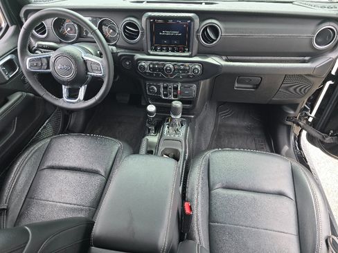 Used 2023 Jeep Wrangler Unlimited Sahara w/ Cold Weather Group AWD/4WD image 16