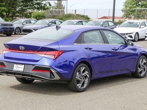 New 2026 Hyundai Elantra Limited FWD image 7
