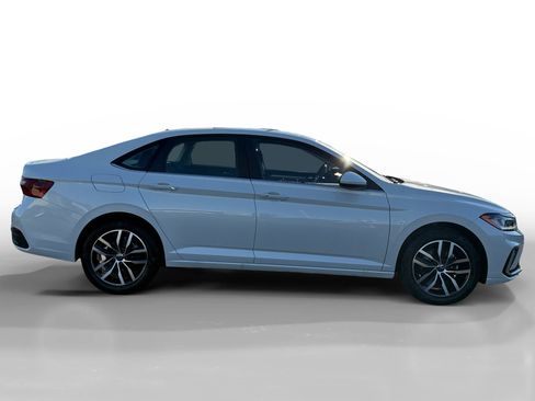New 2026 Volkswagen Jetta SE FWD image 6