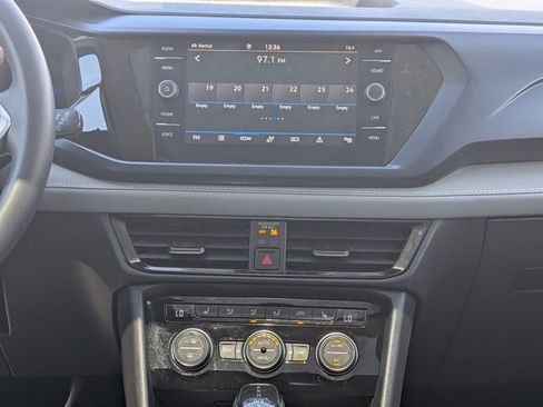 Used 2024 Volkswagen Taos SE image 14