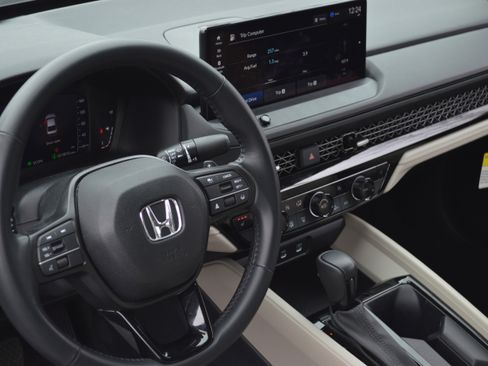 Used 2024 Honda Accord EX-L image 26