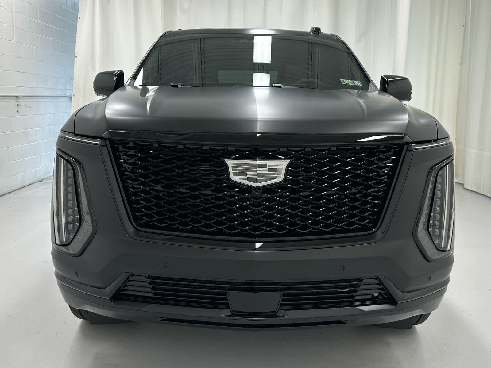 Used 2026 Cadillac Escalade Platinum Sport w/ LPO, ONYX Package AWD/4WD image 5