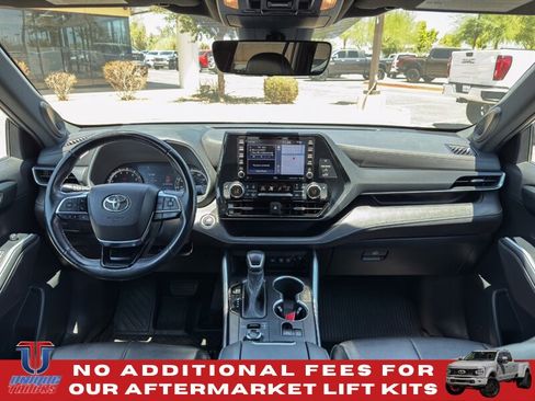 Used 2021 Toyota Highlander XSE AWD/4WD image 32