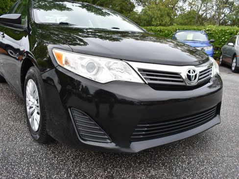 Used 2014 Toyota Camry FWD image 30