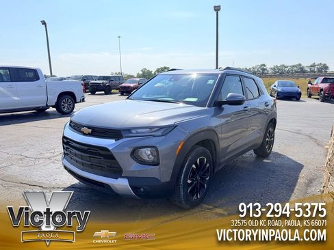 Used 2021 Chevrolet TrailBlazer LT w/ Convenience Package FWD image 1