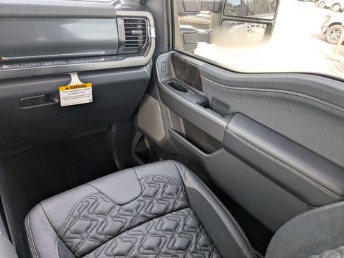 New 2026 Ford F250 Lariat w/ Black Appearance Package AWD/4WD image 17