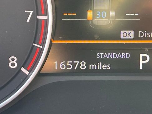 Used 2023 Nissan Rogue SL w/ SL Premium Package image 21